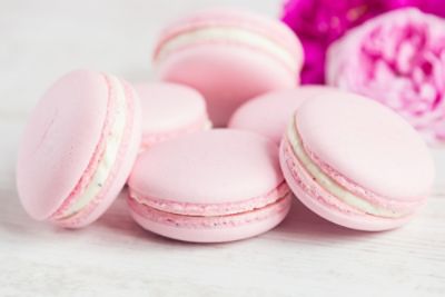 tllax-gift-the-langham-pink-macarons.jpg