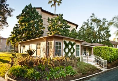 The Langham Huntington, Pasadena Two-Bedroom Ford Cottage Suite features a large outdoor patio, dining room, living room and plenty of space.
