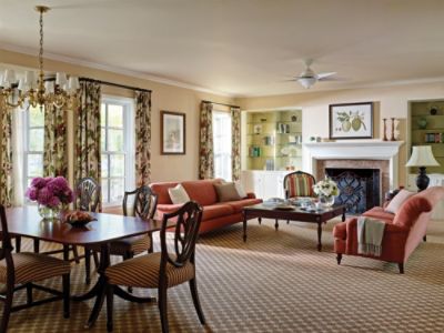 The Langham Huntington, Pasadena Shamrock Cottage Suite offers a master bedroom and living room, bathroom, and large closet.