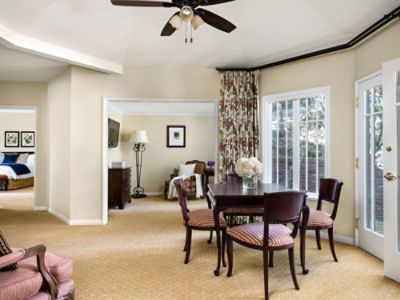 tllax-wisteria-cottage-suite-living-room.jpg
