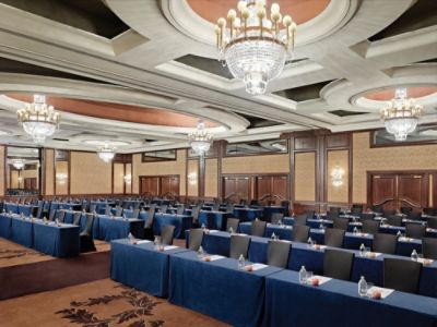 Meetings - We offer private boardrooms and meeting rooms for networking sessions and luxurious ballrooms to impress.