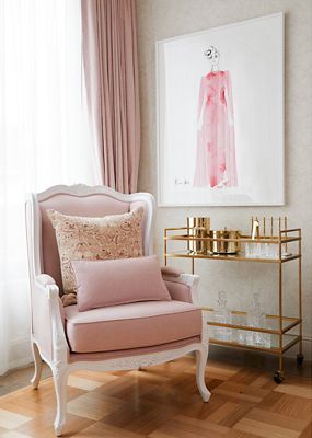 tlmel-kerrie-hess-residence-suite-chair.jpg