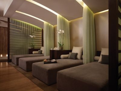 Wellness Offer - Enjoy a 5-star spa treatment at Chuan Spa, followed by The Langham Afternoon Tea at Aria Bar & Lounge.