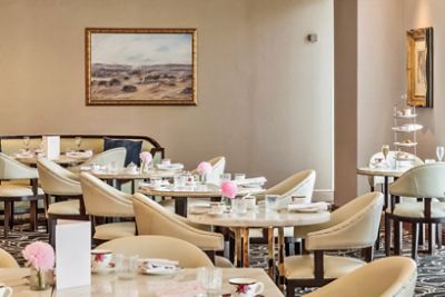 tlmel aria bar & lounge dining area 