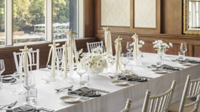 tlmel-yarra-room-wedding-table-set-up
