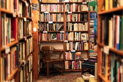 Tlnyc-discover-new-york-corner-bookstore.jpg