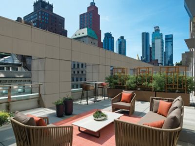 tlnyc-junior-suite-with-terrace-outside-01.jpg