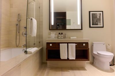 tlnyc-superior-city-view-room-bathroom.jpg
