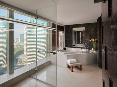 tlshx-chairman-suite-bathroom