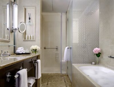 tlszx-deluxe-room-bathroom.jpg