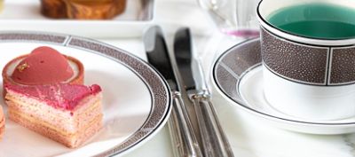 Afternoon tea table presentation at The Langham, Chicago